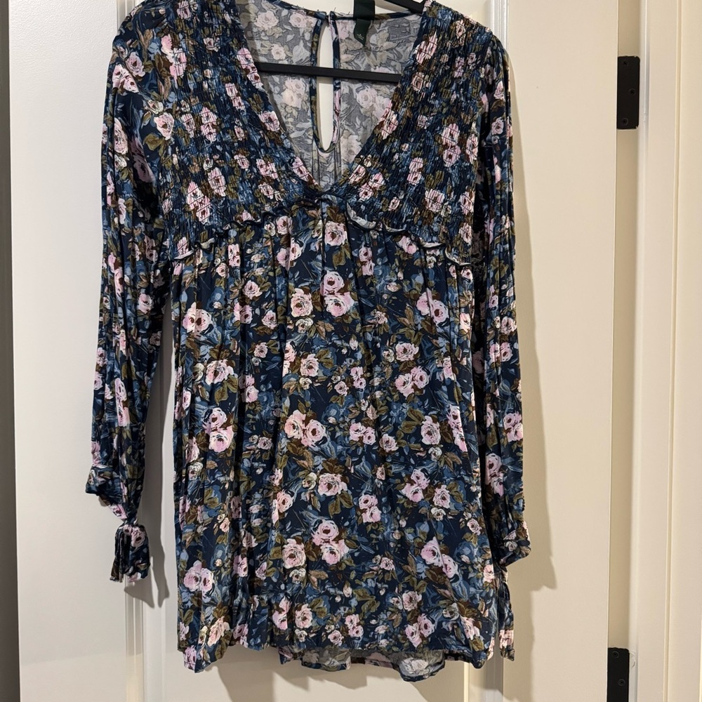 Floral V-Neck Long Sleeve Dress - Size Small